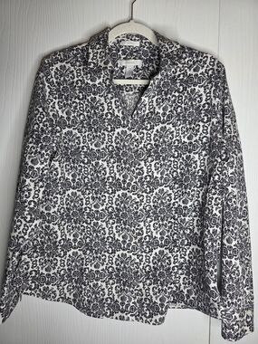 Chico's No Iron Black & White Printed Button-Down Casual Chic Blouse-Size 2